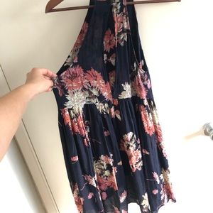 Keyhole back dress by Kimchi Blue